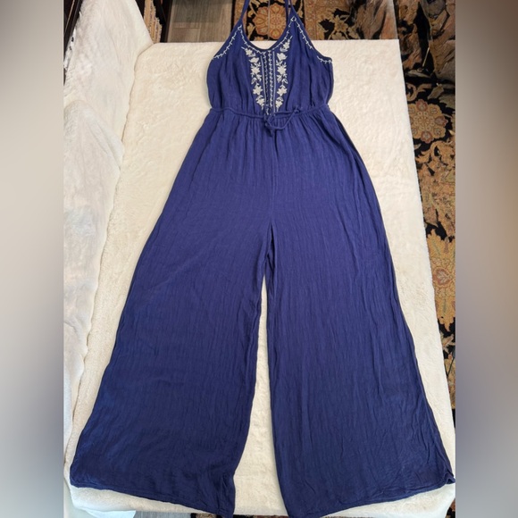 Knox Rose Boho Chic Navy Blue w/ White Floral Embroidery V-Neck Comfy Jumpsuit - Picture 2 of 15